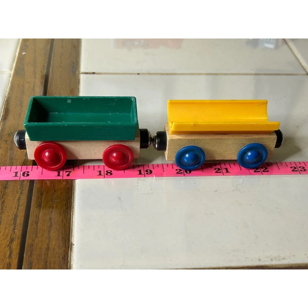 Wooden Magnetic Train Car Set Green Hopper and Yellow Flatbed Toy 2 Piece